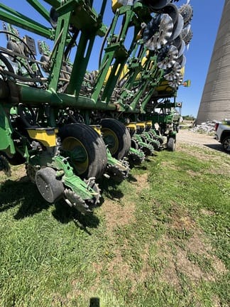 2022 John Deere 1795 Equipment Image0