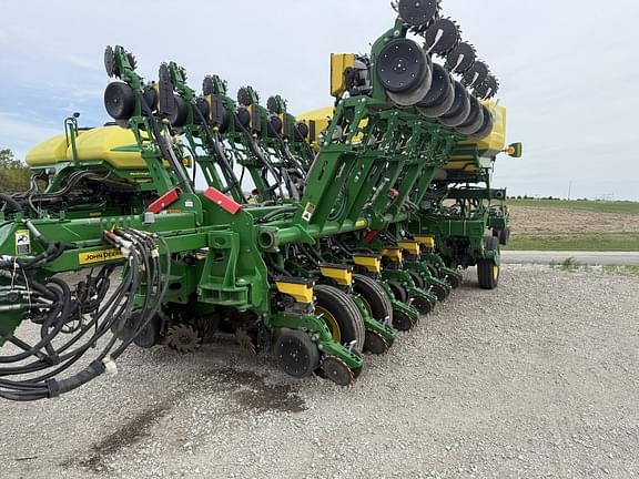 Image of John Deere 1795 Primary image