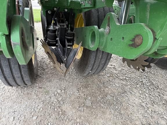 Image of John Deere 1795 equipment image 4