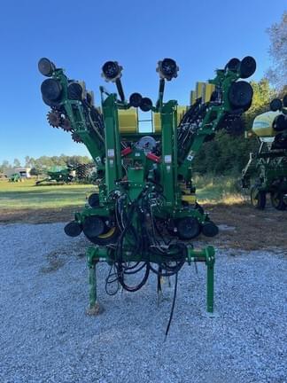Image of John Deere 1795 equipment image 4