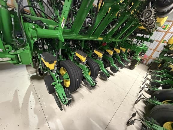 Image of John Deere 1795 equipment image 3