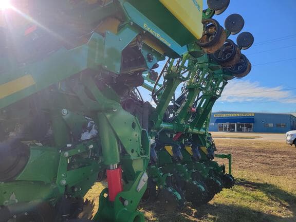 Image of John Deere 1795 equipment image 4