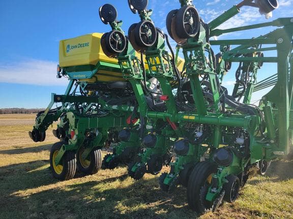 Image of John Deere 1795 equipment image 3