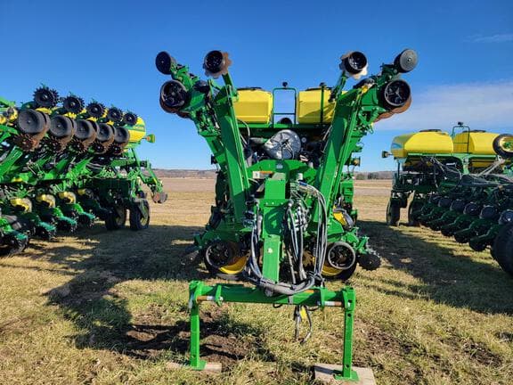 Image of John Deere 1795 equipment image 1