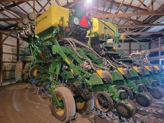 Image of John Deere 1795 equipment image 4