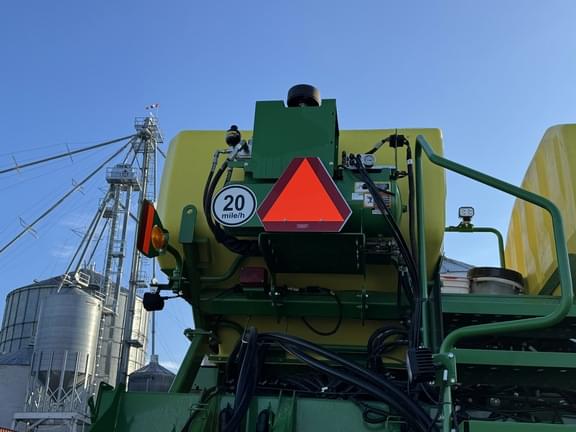Image of John Deere 1795 equipment image 4