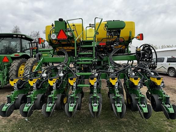 Image of John Deere 1795 equipment image 3