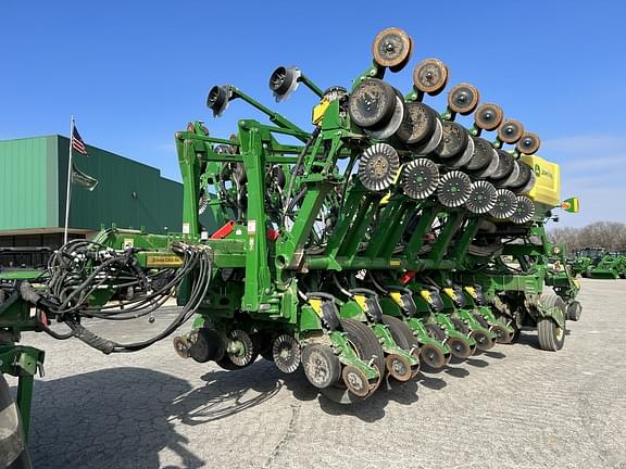 Image of John Deere 1795 Primary image