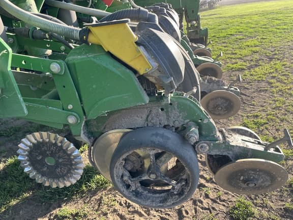Image of John Deere 1795 equipment image 2