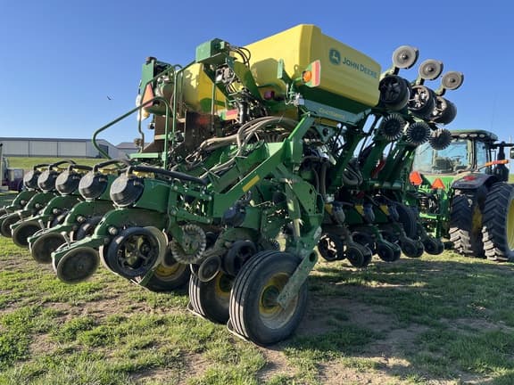 Image of John Deere 1795 Primary image