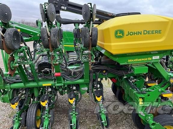 Image of John Deere 1795 equipment image 4