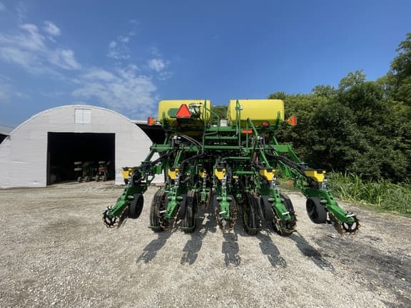 Image of John Deere 1795 equipment image 2