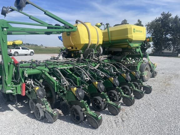 Image of John Deere 1795 Primary image
