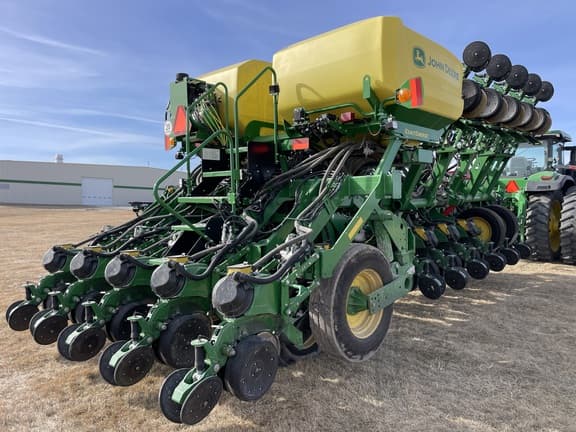 Image of John Deere 1795 equipment image 4