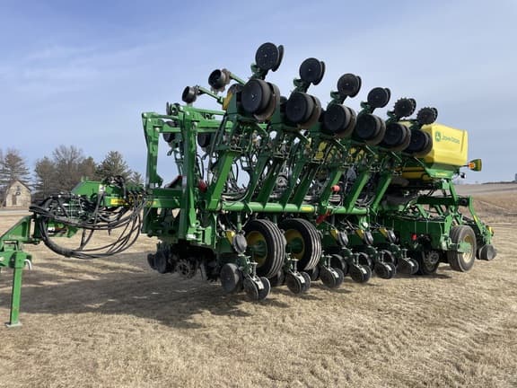 Image of John Deere 1795 Primary image