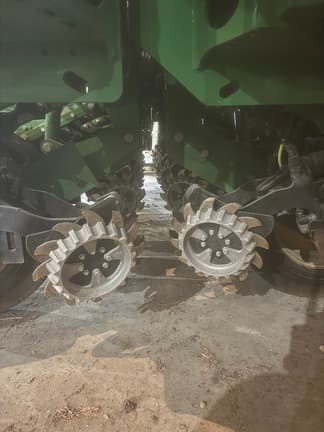 Image of John Deere 1795 equipment image 4