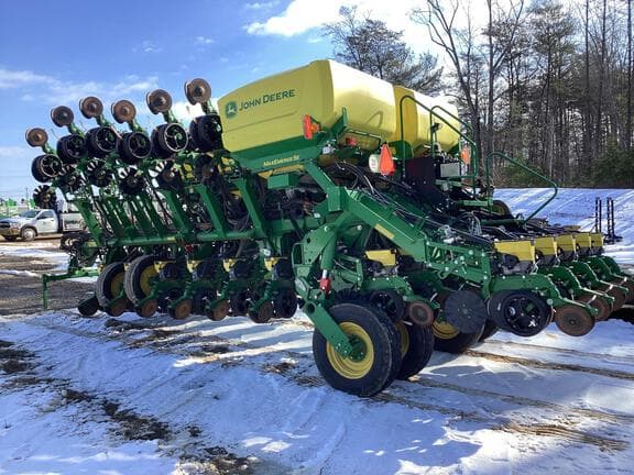 Image of John Deere 1795 equipment image 2