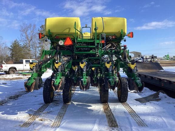 Image of John Deere 1795 equipment image 4