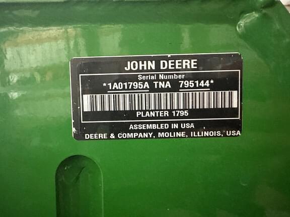 Image of John Deere 1795 equipment image 1