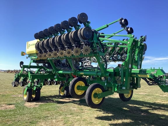 2022 John Deere 1795 Equipment Image0