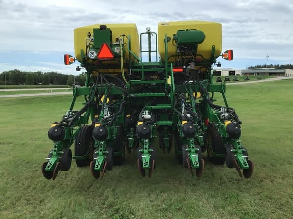 Image of John Deere 1795 equipment image 4