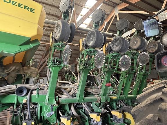 Image of John Deere 1795 equipment image 4