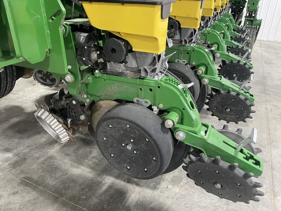 Image of John Deere 1795 equipment image 1