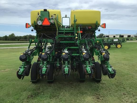 Image of John Deere 1795 equipment image 4