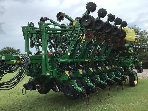Image of John Deere 1795 Primary image