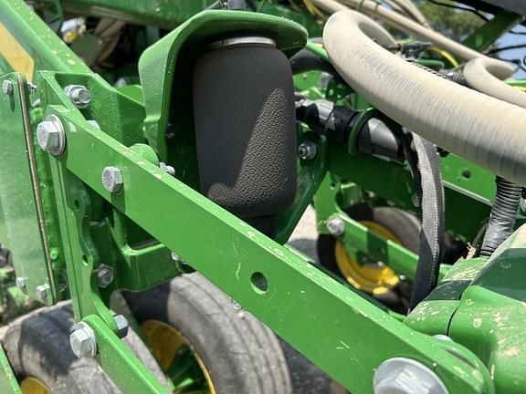 Image of John Deere 1795 equipment image 3