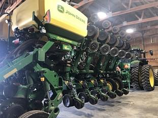 2022 John Deere 1795 Equipment Image0