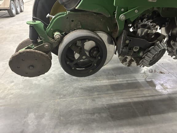 Image of John Deere 1795 equipment image 4