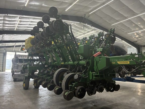 2022 John Deere 1795 Equipment Image0