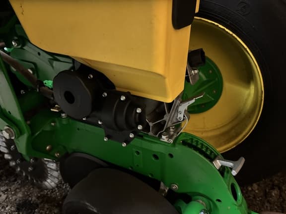 Image of John Deere 1795 equipment image 4