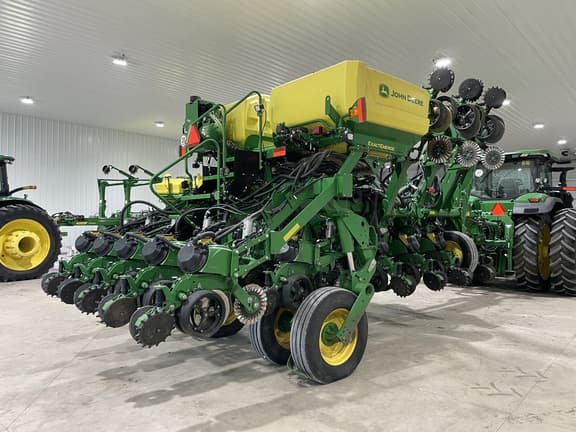 Image of John Deere 1795 equipment image 4