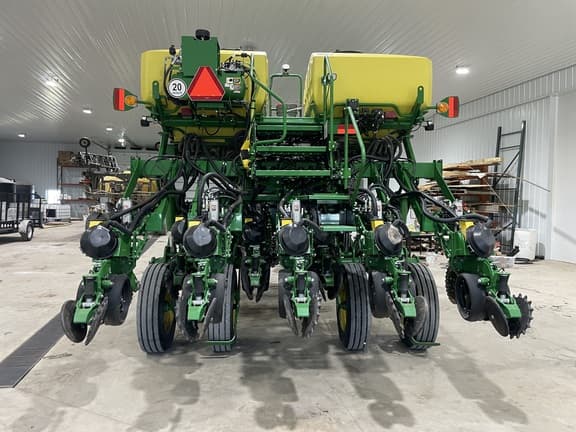 Image of John Deere 1795 equipment image 3