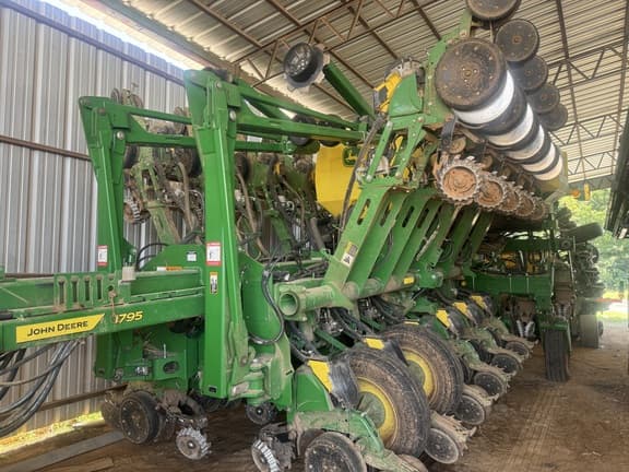 Image of John Deere 1795 equipment image 2