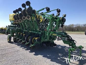 2022 John Deere 1795 Equipment Image0