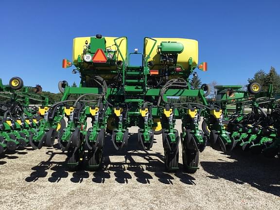 Image of John Deere 1795 equipment image 2