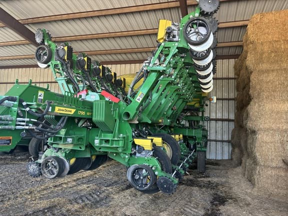 Image of John Deere 1795 equipment image 1
