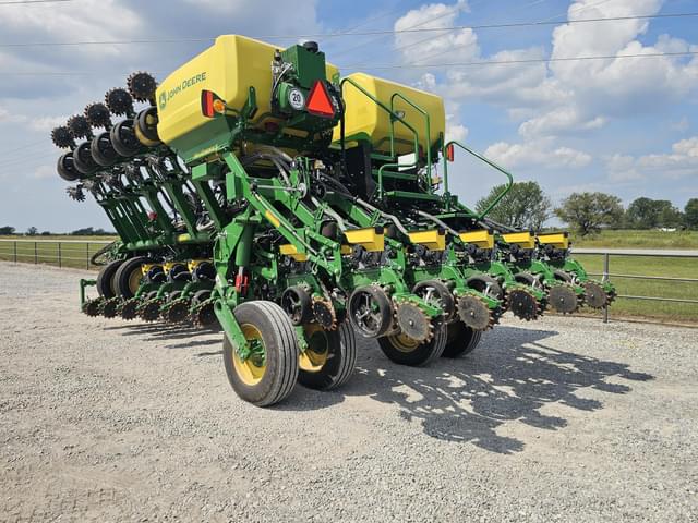 Image of John Deere 1795 equipment image 4