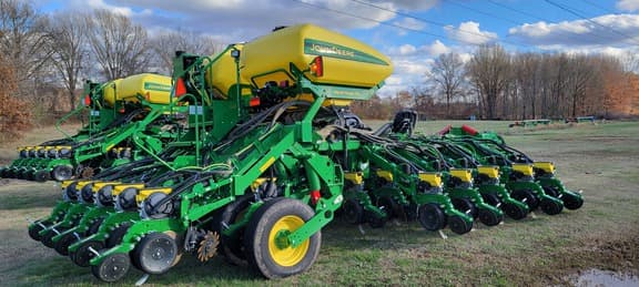 Image of John Deere 1795 equipment image 4