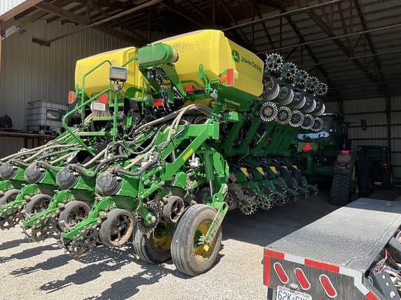 Image of John Deere 1795 equipment image 2