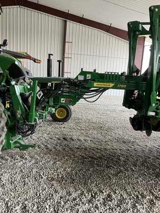 Image of John Deere 1795 equipment image 1