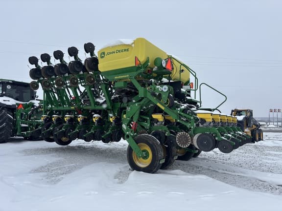 Image of John Deere 1795 equipment image 2