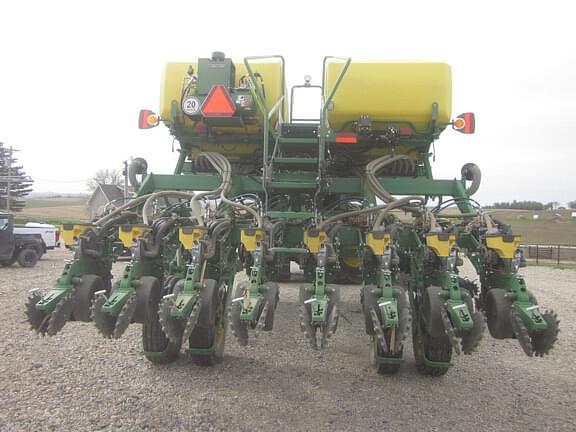 Image of John Deere 1795 equipment image 3