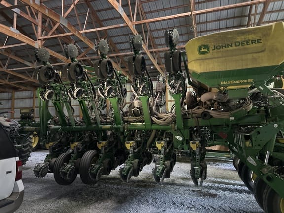 2022 John Deere 1795 Equipment Image0