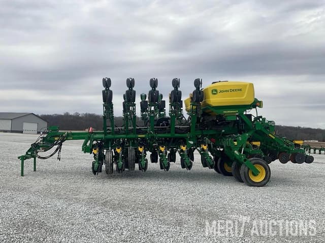 Image of John Deere 1795 equipment image 1