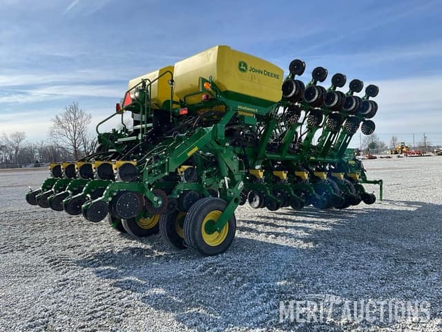 Image of John Deere 1795 equipment image 4