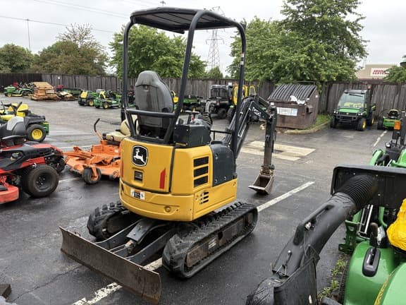 Image of John Deere 17G equipment image 3